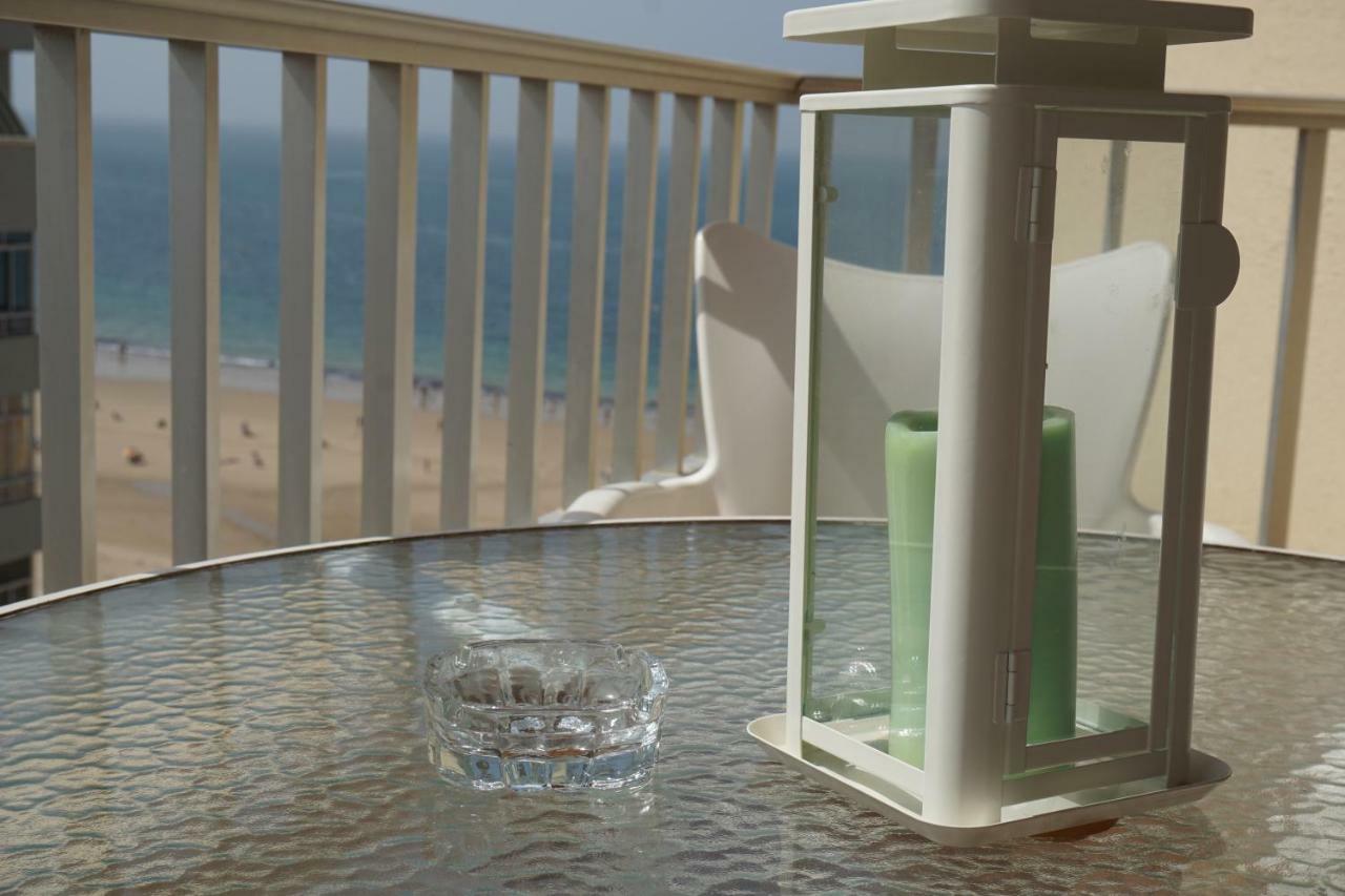 Apartamento La Mar De Cerca. Terraza Vistas Mar. 1ª Linea Playa Cadiz Exterior photo